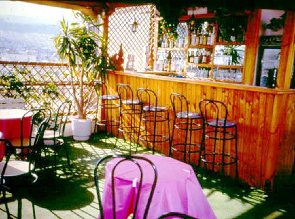 Filoxenia Hotel Атина Екстериор снимка